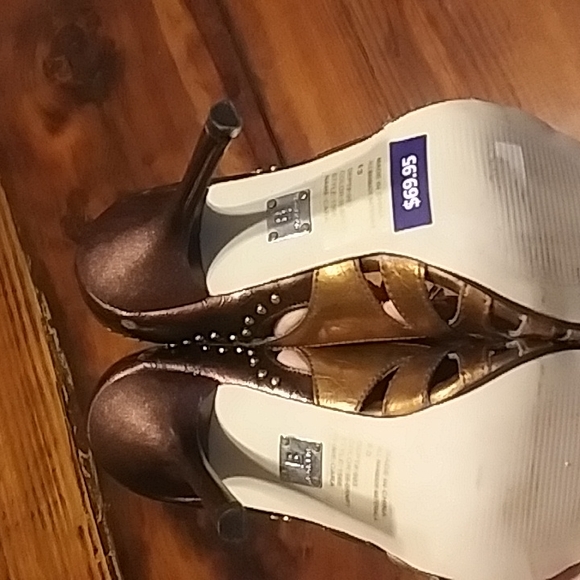 Bakers Cara 1566 Stilleto Bronze Gold studded pumps pointy toe 4 inch heels - Picture 10 of 12